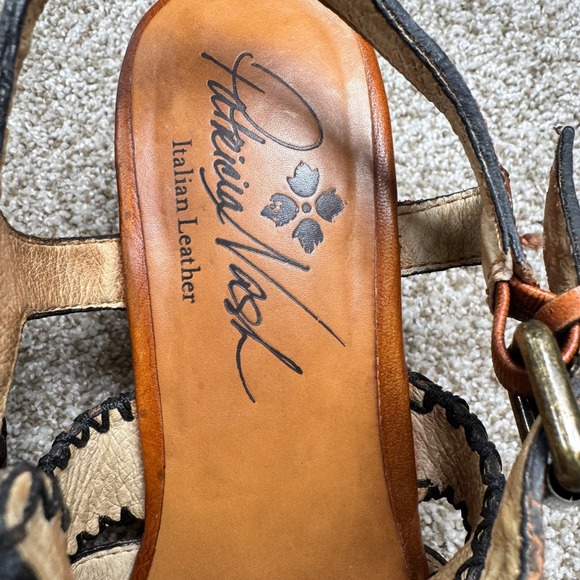 Patricia Nash Italian Leather Floral Embossed Size Wood Block Heel Sandals - Picture 5 of 16